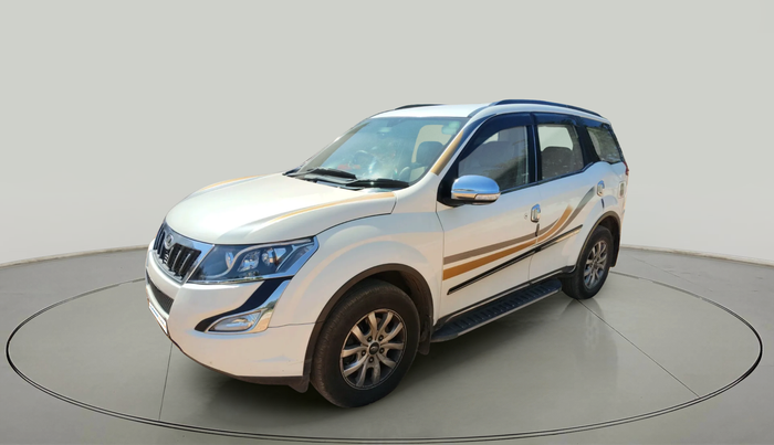 2016 Mahindra XUV500 W8, Diesel, Manual, 1,38,735 km, exterior