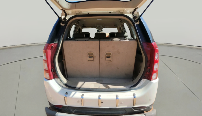 2016 Mahindra XUV500 W8, Diesel, Manual, 1,38,735 km, exterior