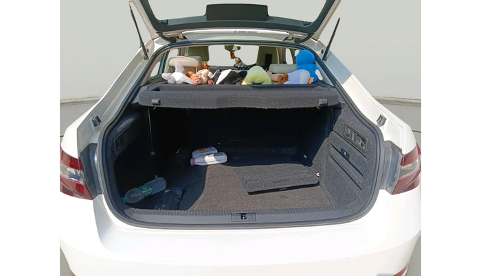 2016 Skoda Superb ELEGANCE 1.8 TSI AT, Petrol, Automatic, 1,60,407 km, exterior