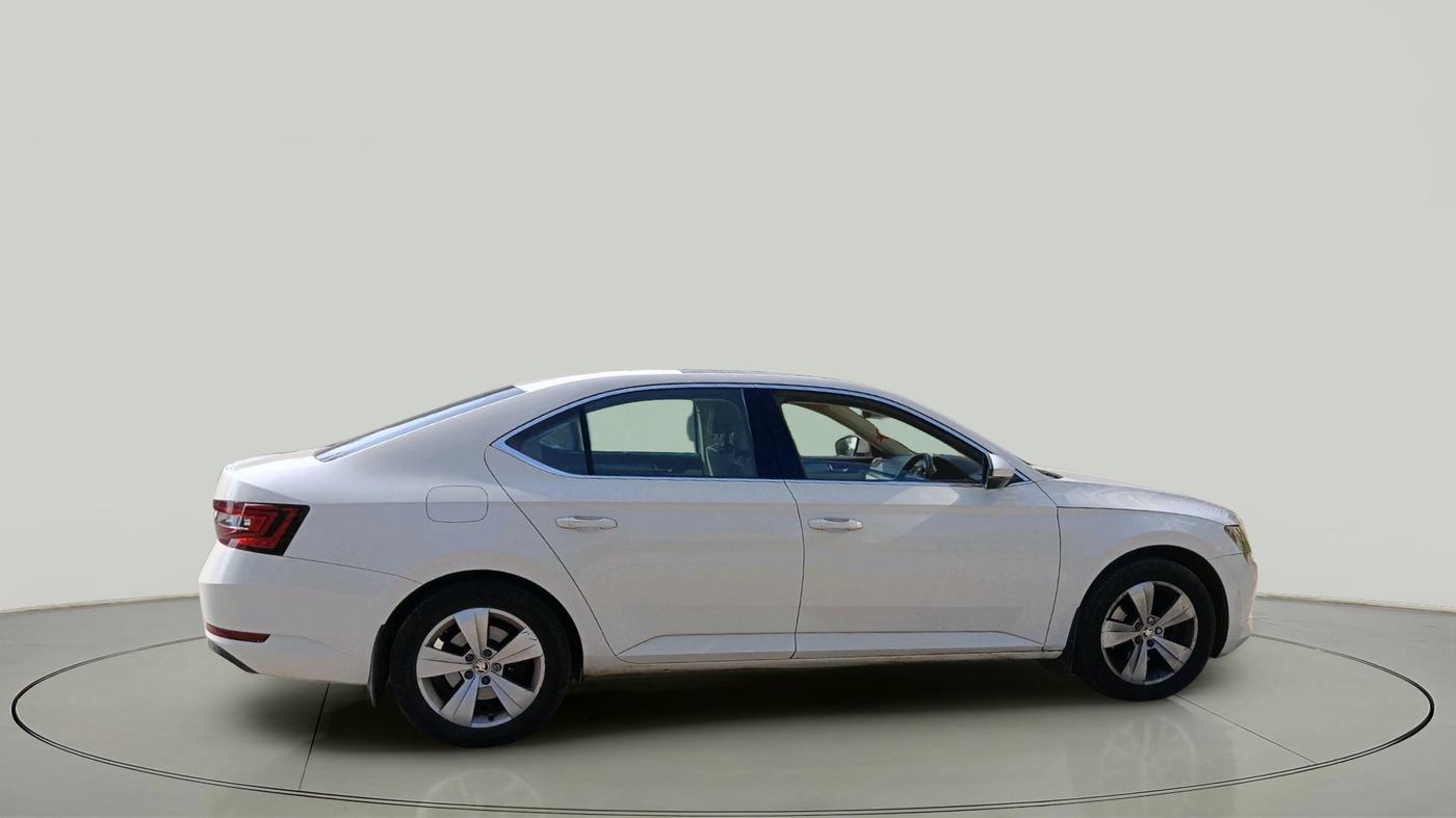 2016 Skoda Superb ELEGANCE 1.8 TSI AT, Petrol, Automatic, 1,60,407 km, exterior