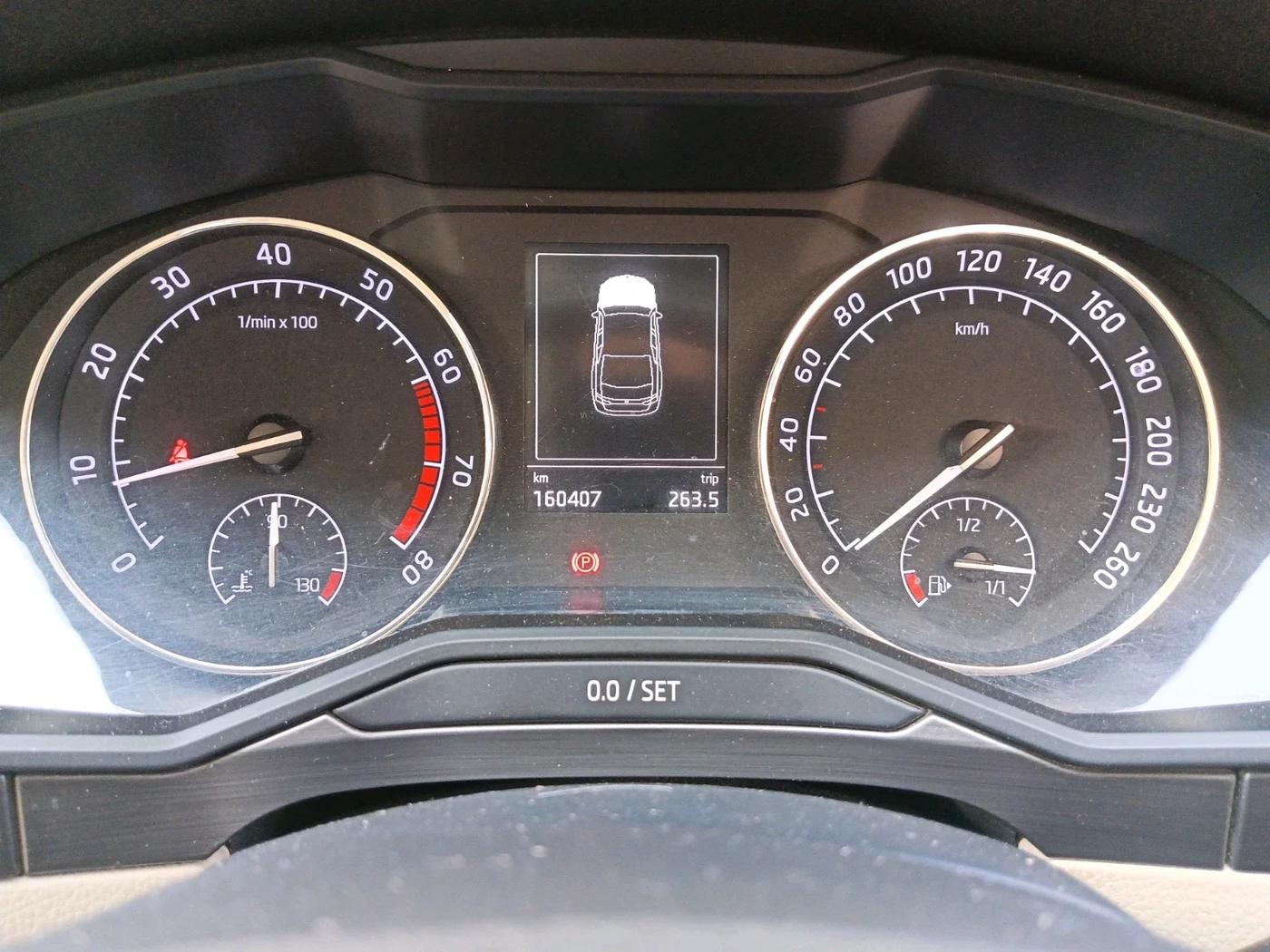 2016 Skoda Superb ELEGANCE 1.8 TSI AT, Petrol, Automatic, 1,60,407 km, interior