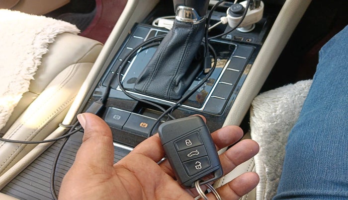 2016 Skoda Superb ELEGANCE 1.8 TSI AT, Petrol, Automatic, 1,60,407 km, interior