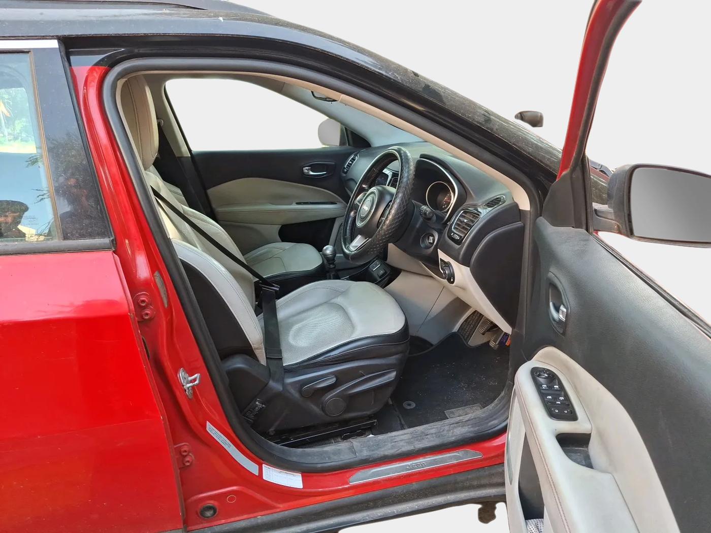 2017 Jeep Compass LIMITED 2.0 DIESEL, Diesel, Manual, 1,24,435 km, interior