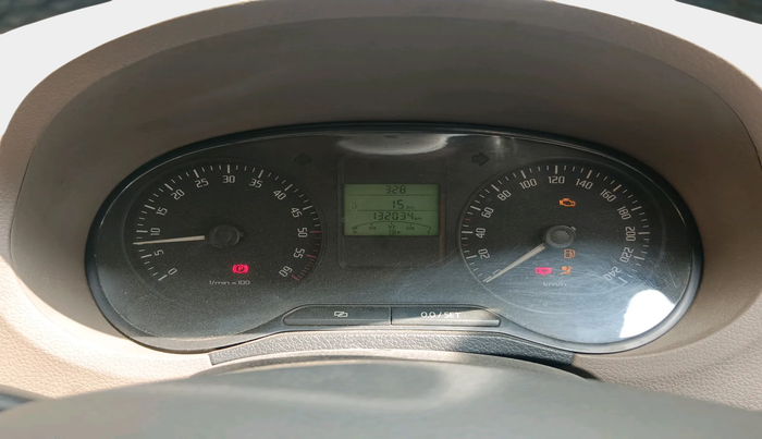 2013 Skoda Rapid AMBITION 1.6 TDI CR MT PLUS, Diesel, Manual, 1,32,034 km, interior