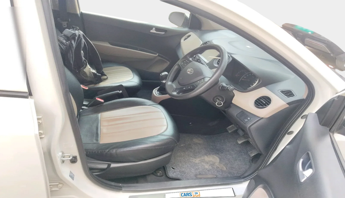 2017 Hyundai Grand i10 SPORTZ (O) 1.2 KAPPA VTVT, Petrol, Manual, 29,157 km, interior