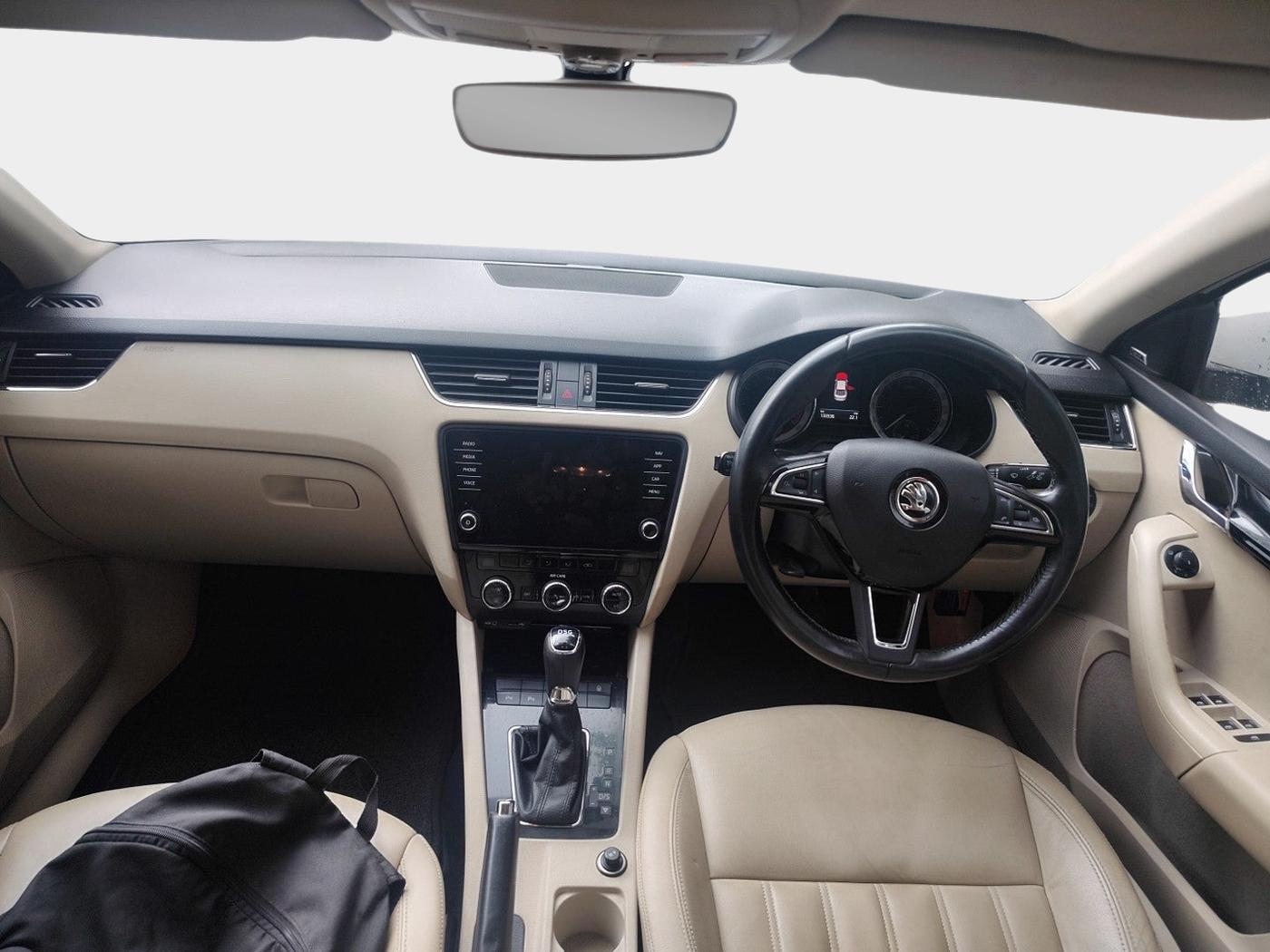 2017 Skoda Octavia L&K 1.8 TSI AT, Petrol, Automatic, 1,33,780 km, interior