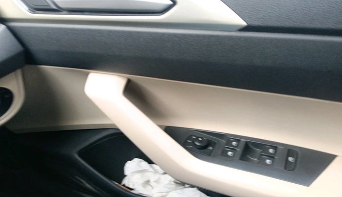 2023 Volkswagen VIRTUS TOPLINE TSI 1.0 AT, Petrol, Automatic, 20,523 km, interior