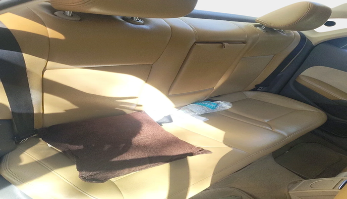 2010 Volkswagen Vento HIGHLINE 1.6 MPI, Petrol, Manual, 95,693 km, interior