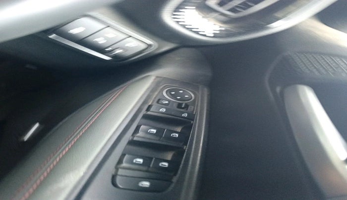 2023 KIA SONET X LINE 1.0 DCT, Petrol, Automatic, 29,208 km, interior