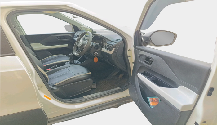 2023 Tata PUNCH PURE MT, Petrol, Manual, 6,236 km, interior
