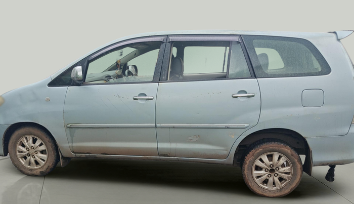 2010 Toyota Innova V 2.5 7 STR, Diesel, Manual, 2,74,438 km, exterior