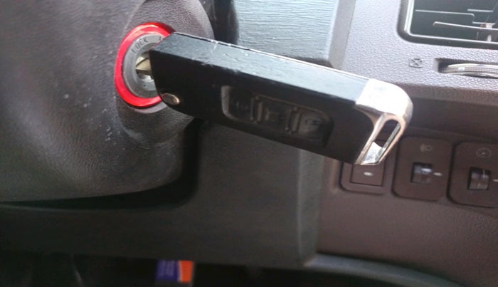 2013 Mahindra XUV500 W8, Diesel, Manual, 1,57,378 km, interior