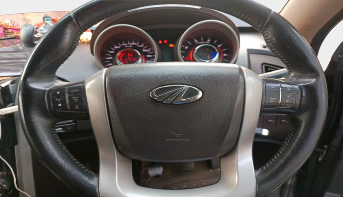 2013 Mahindra XUV500 W8, Diesel, Manual, 1,57,378 km, interior