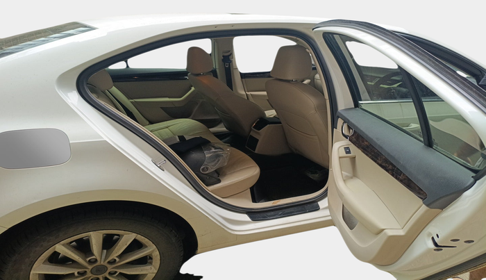 2016 Skoda Octavia STYLE PLUS AT 1.8 TSI, Petrol, Automatic, 69,103 km, interior