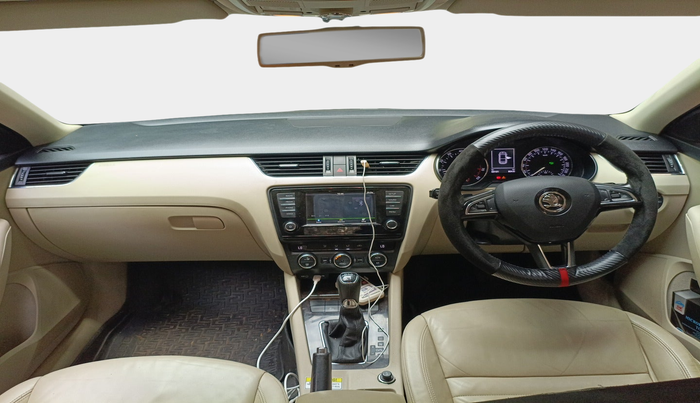 2016 Skoda Octavia STYLE PLUS AT 1.8 TSI, Petrol, Automatic, 69,103 km, interior