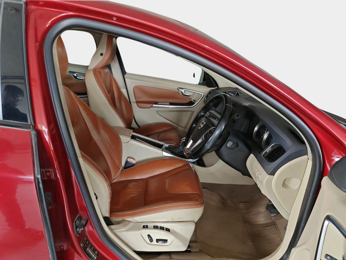 2013 Volvo S60 SUMMUM D5, Diesel, Automatic, 69,986 km, interior