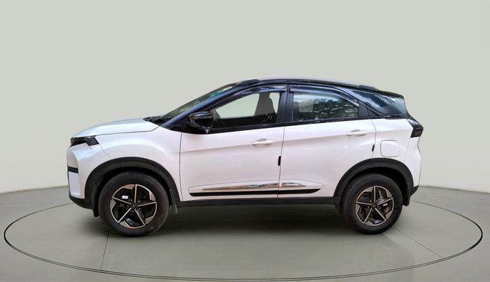 2023 Tata NEXON FEARLESS + SUNROOF DCA DUAL TONE 1.2 PETROL, Petrol, Automatic, 13,080 km, exterior