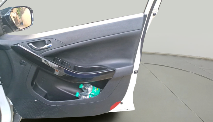 2023 Tata NEXON FEARLESS + SUNROOF DCA DUAL TONE 1.2 PETROL, Petrol, Automatic, 13,080 km, interior