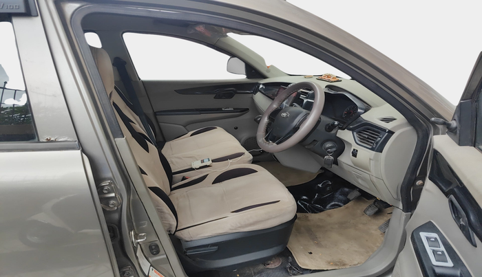 2016 Mahindra Kuv100 K2 6 STR, Petrol, Manual, 27,797 km, interior