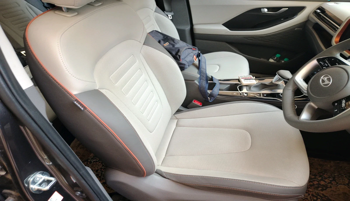 2025 Hyundai Creta Creta SX (O) 1.5 MPI IVT, Petrol, Automatic, 3,928 km, interior