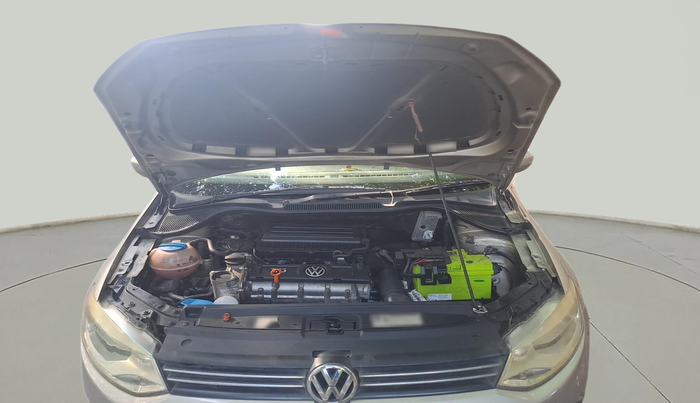 2012 Volkswagen Vento COMFORTLINE 1.6, Petrol, Manual, 86,079 km, exterior