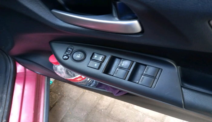 2018 Honda WR-V 1.5L I-DTEC VX MT, Diesel, Manual, 1,30,277 km, interior