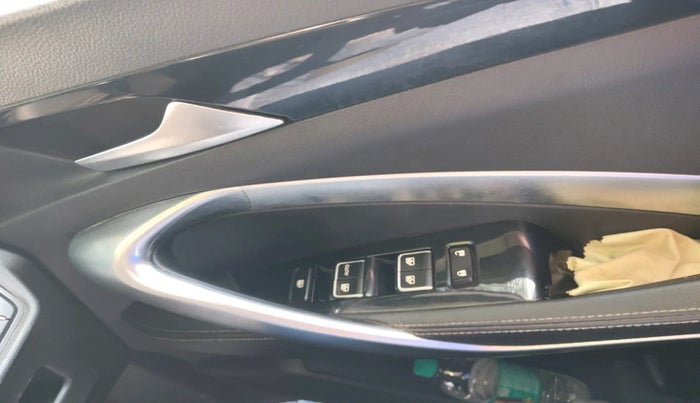 2020 MG HECTOR SHARP 1.5 DCT PETROL, Petrol, Automatic, 1,23,069 km, interior