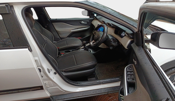 2021 Nissan MAGNITE XL, Petrol, Manual, 17,830 km, interior