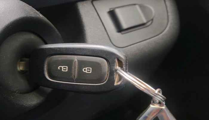 2020 Renault Kwid RXT 1.0 (O), Petrol, Manual, 8,661 km, interior