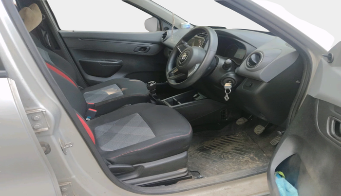 2020 Renault Kwid RXT 1.0 (O), Petrol, Manual, 8,661 km, interior
