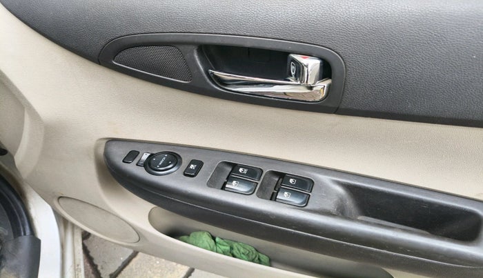 2012 Hyundai i20 MAGNA 1.2, Petrol, Manual, 94,324 km, interior