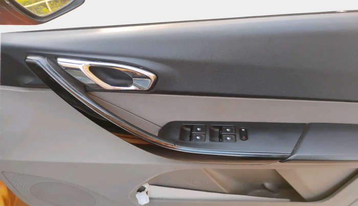 2016 Tata Tiago XZ PETROL, Petrol, Manual, 76,890 km, interior