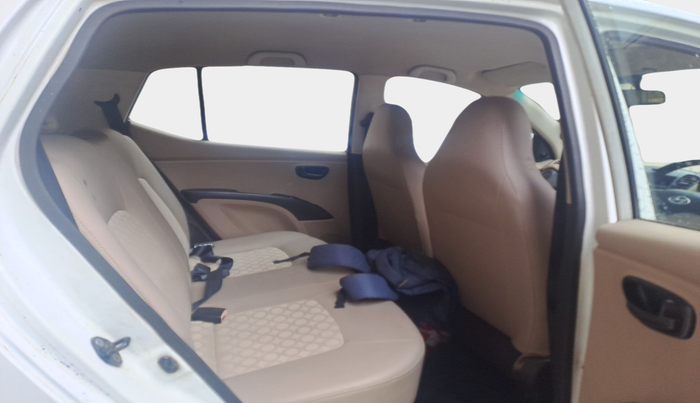 2010 Hyundai i10 MAGNA 1.1, Petrol, Manual, 23,000 km, interior