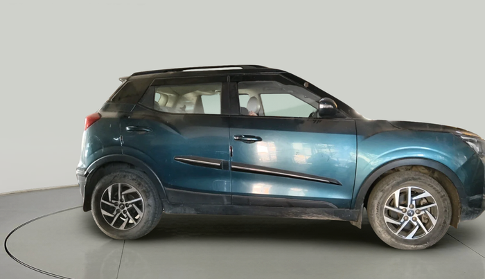 2023 Mahindra XUV300 W8 (O) 1.2 PETROL AMT, Petrol, Automatic, 30,340 km, exterior