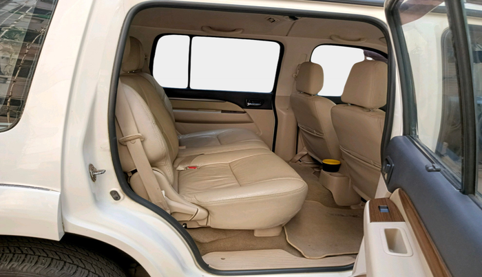 2013 Ford Endeavour 2.5L 4X2 MT, Diesel, Manual, 62,212 km, interior