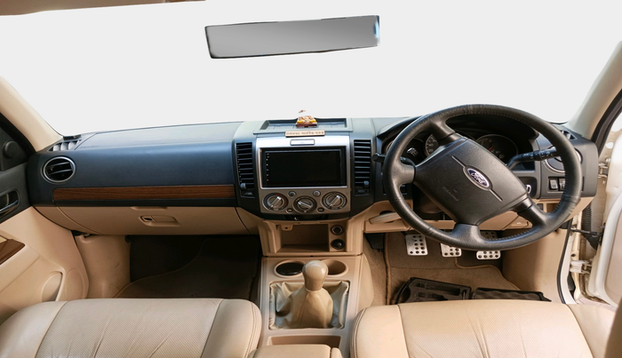 2013 Ford Endeavour 2.5L 4X2 MT, Diesel, Manual, 62,212 km, interior