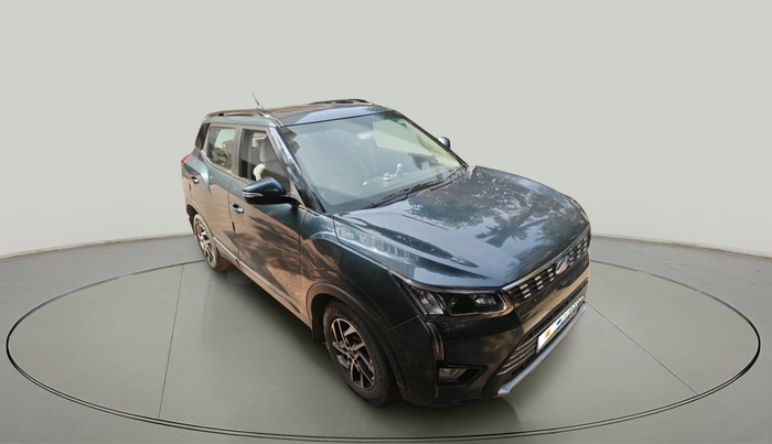 2022 Mahindra XUV300 W8 (O) 1.2 PETROL AMT, Petrol, Automatic, 27,732 km, exterior