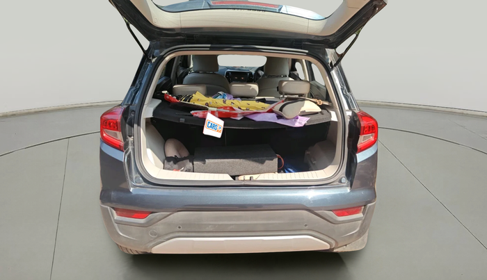 2022 Mahindra XUV300 W8 (O) 1.2 PETROL AMT, Petrol, Automatic, 27,732 km, exterior