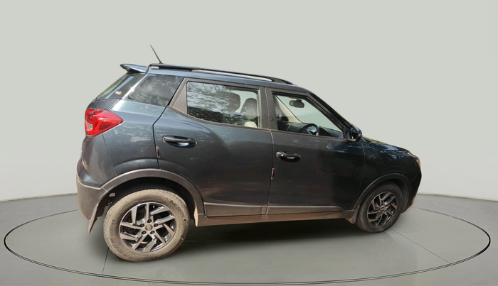 2022 Mahindra XUV300 W8 (O) 1.2 PETROL AMT, Petrol, Automatic, 27,732 km, exterior