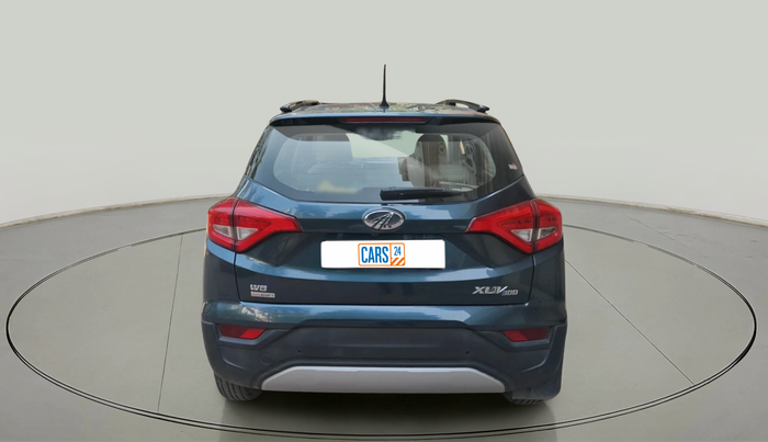 2022 Mahindra XUV300 W8 (O) 1.2 PETROL AMT, Petrol, Automatic, 27,732 km, exterior