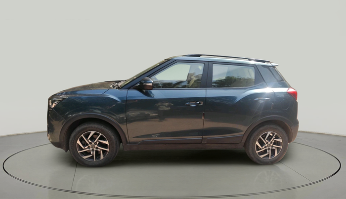 2022 Mahindra XUV300 W8 (O) 1.2 PETROL AMT, Petrol, Automatic, 27,732 km, exterior