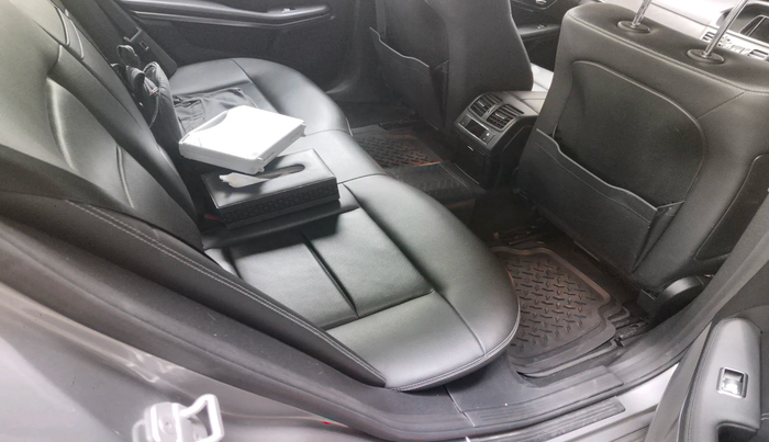 2013 Mercedes Benz E Class E 200 CGI AVANTGARDE, Petrol, Automatic, 90,333 km, interior
