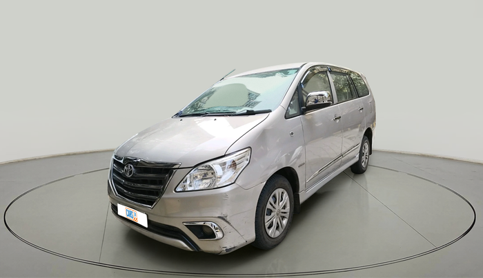 2014 Toyota Innova 2.5 GX 7 STR, Diesel, Manual, 1,23,181 km, exterior