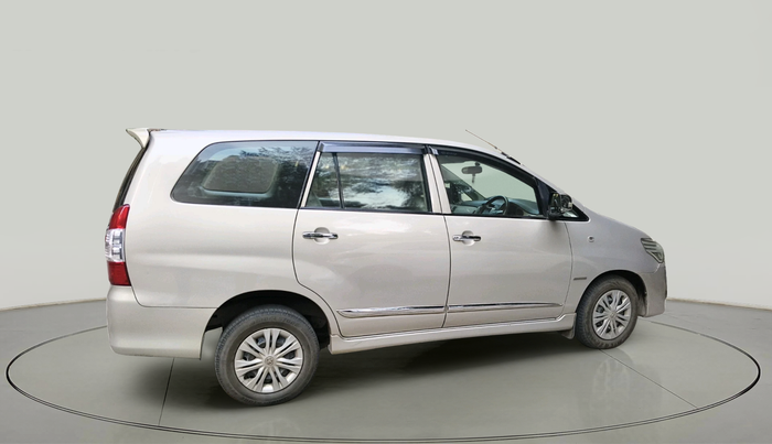 2014 Toyota Innova 2.5 GX 7 STR, Diesel, Manual, 1,23,181 km, exterior