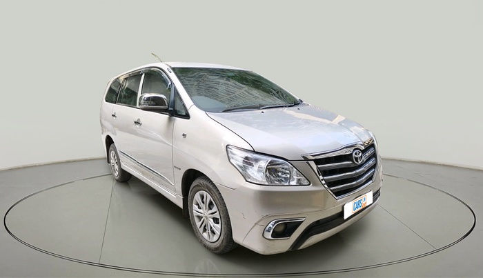 2014 Toyota Innova 2.5 GX 7 STR, Diesel, Manual, 1,23,181 km, exterior