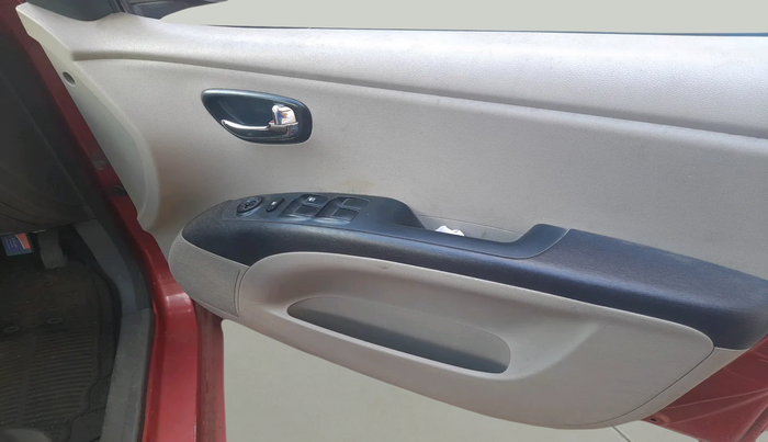 2011 Hyundai i10 MAGNA 1.2, Petrol, Manual, 49,592 km, interior