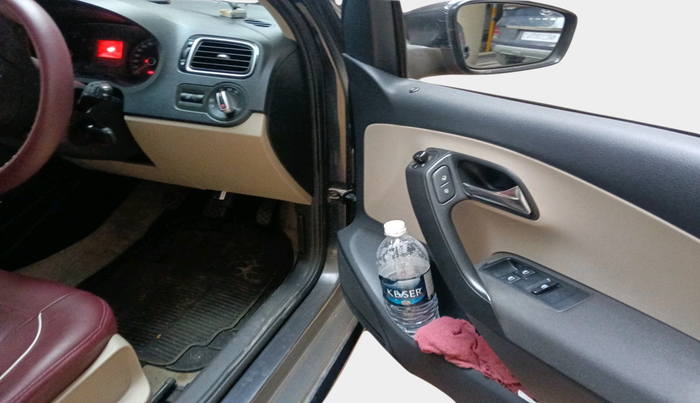 2011 Volkswagen Polo HIGHLINE1.2L, Petrol, Manual, 28,183 km, interior