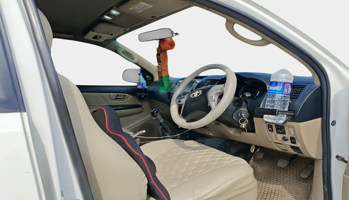 2013 Toyota Fortuner 3.0 4X4 MT, Diesel, Manual, 4,39,123 km, interior