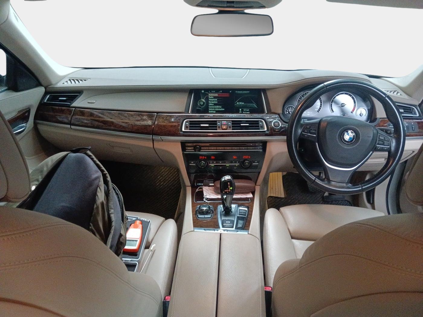 2013 BMW 7 Series 730L D, Diesel, Automatic, 28,003 km, interior