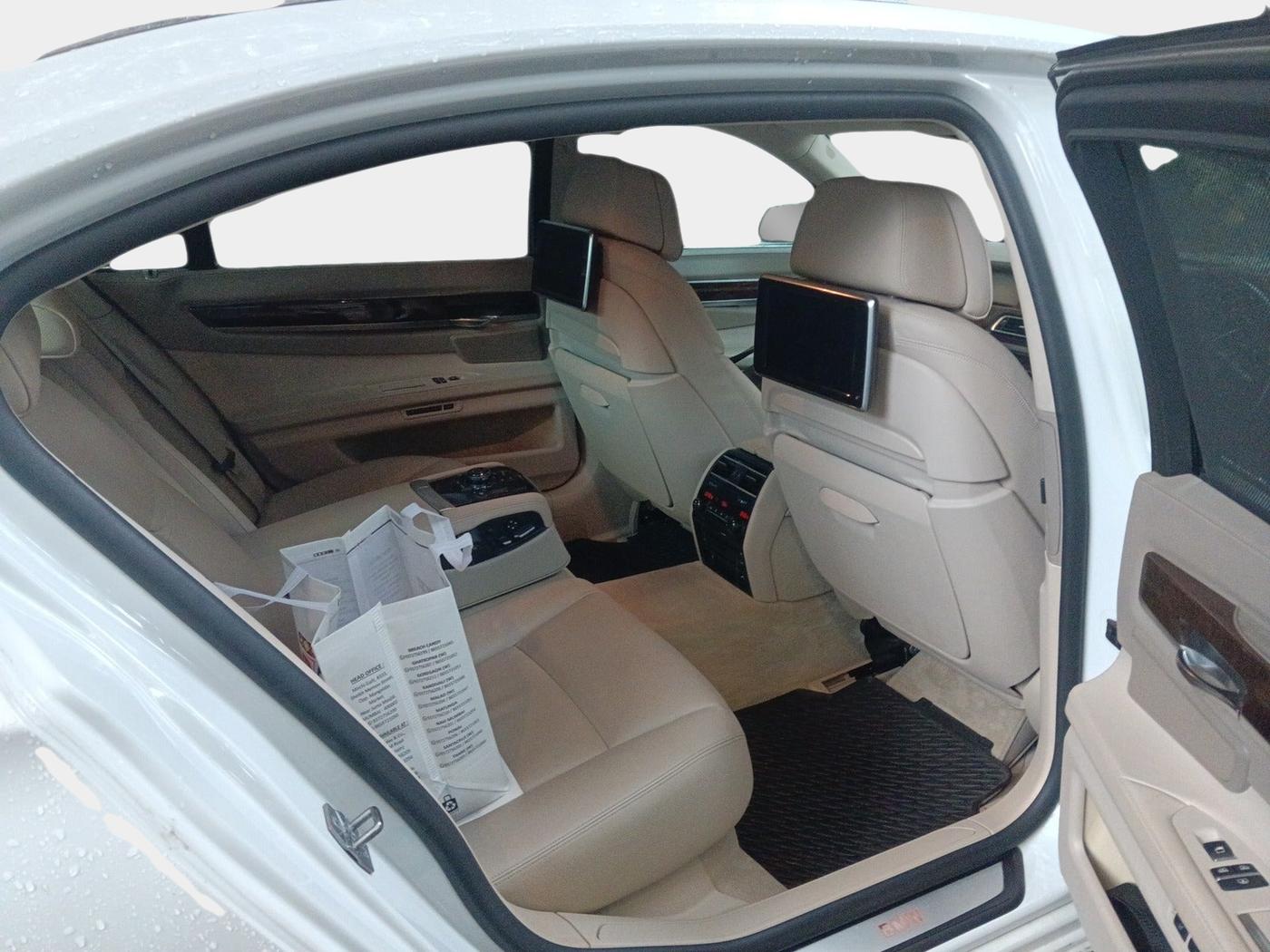 2013 BMW 7 Series 730L D, Diesel, Automatic, 28,003 km, interior